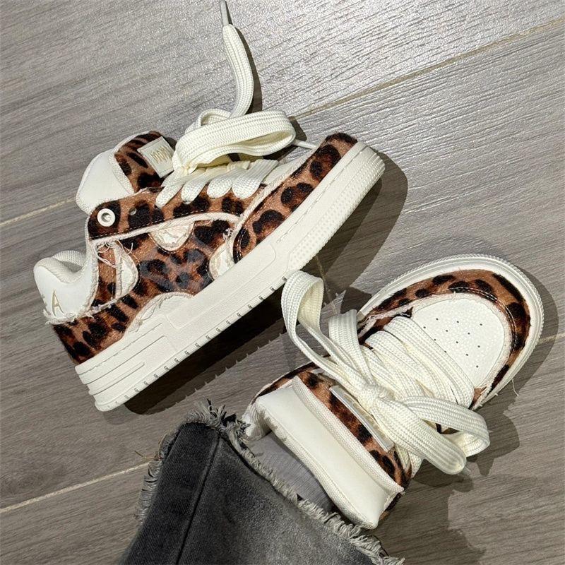 High-value aesthetic series autumn and winter new board shoes women's leopard print street fashion casual bread shoes