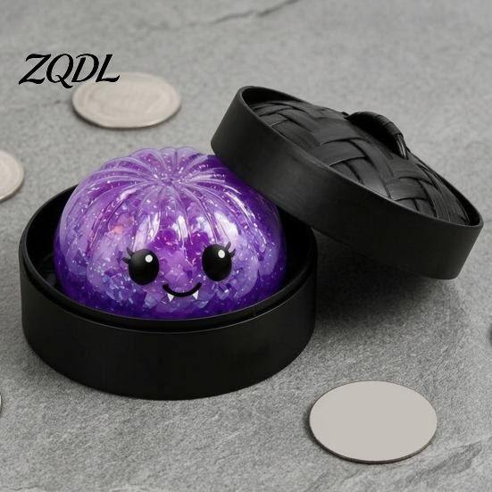 Erwachsenen Stressabbau Spielzeug Halloween Geist Brötchen Ball, Langsam Aufgehendes Weiches TPR Fidget Schreibtisch Dekoration zur Angst Linderung, Süßes Gruseliges Quetschspielzeug im Dampfgarer