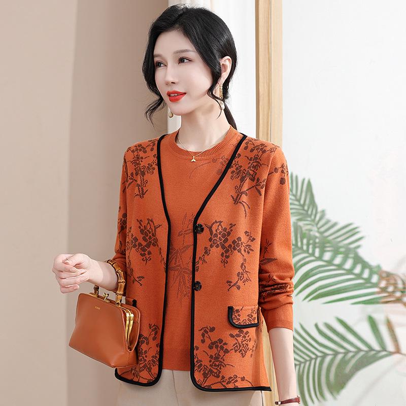 

Mom s Stylish Knit Cardigan Set – Spring & Autumn 2026 Edition for Middle-Aged Women 2XL (Recommended 55-60 kg) оранжевый