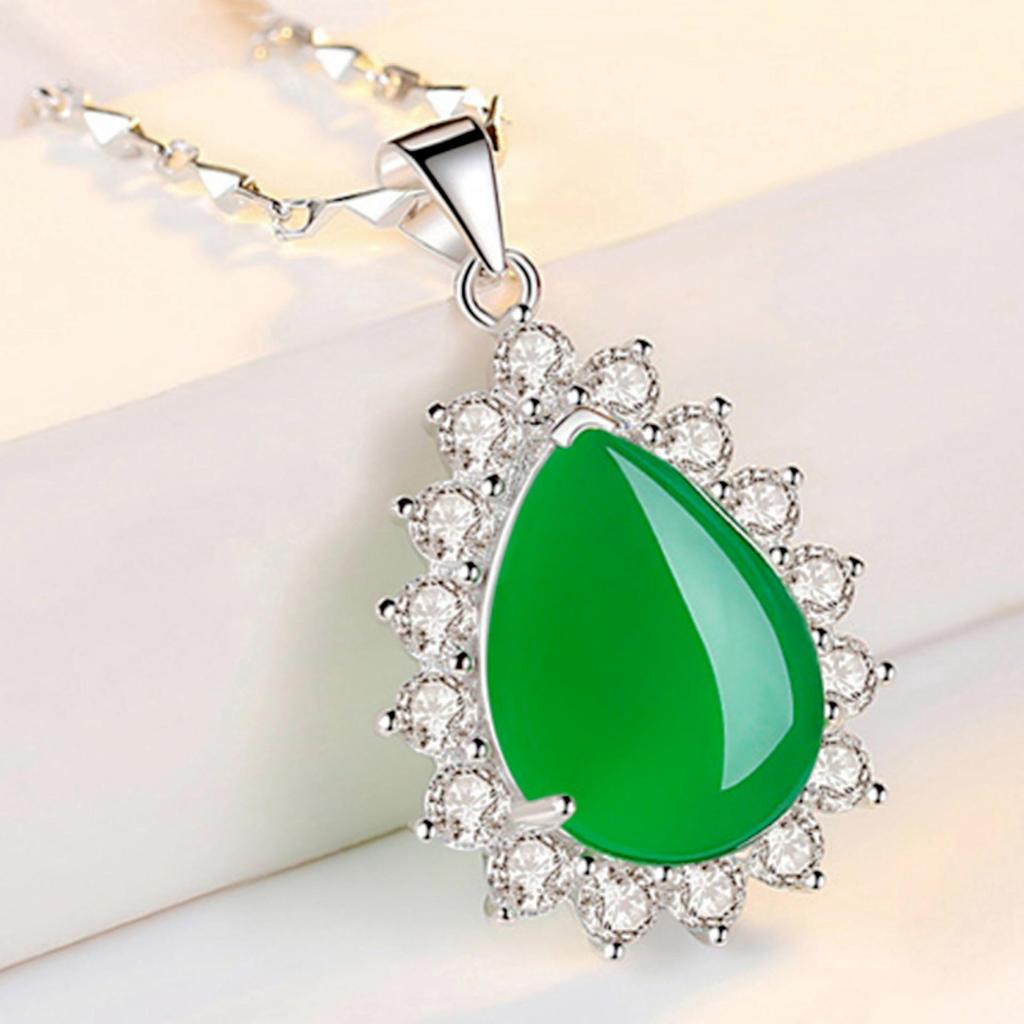 Yi Hua Petal Green Jade & Chalcedony Pendant Clavicle Necklace