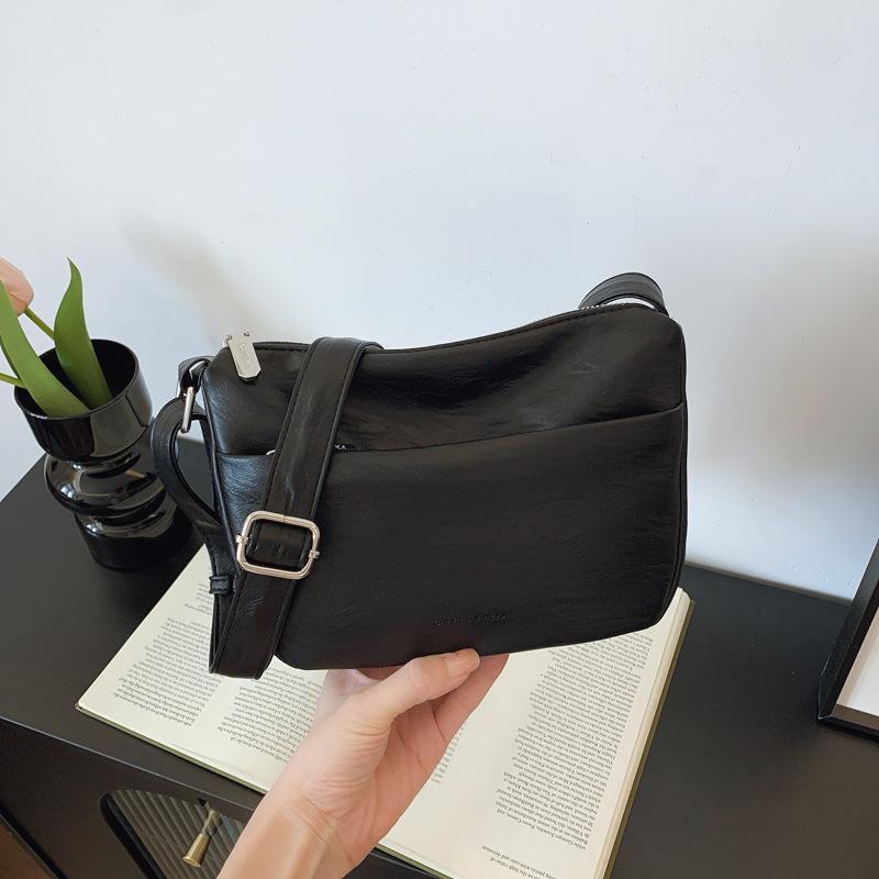 

Simple commuter bag women s new niche high-end sense versatile shoulder messenger bag fashionable small square bag чёрный