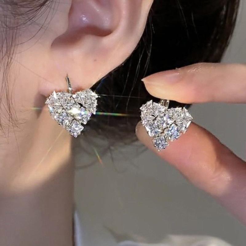 

New Love Full Zircon Earrings for Women, Elegant, High End, Exquisite, Simple, Personalized, Fashionable, Light Luxury Zircon