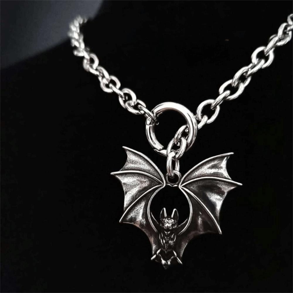 Personality Punk Stud Necklace Gothic Exaggeration Clavicle Chain Long Bat Pendant Necklace Jewelry