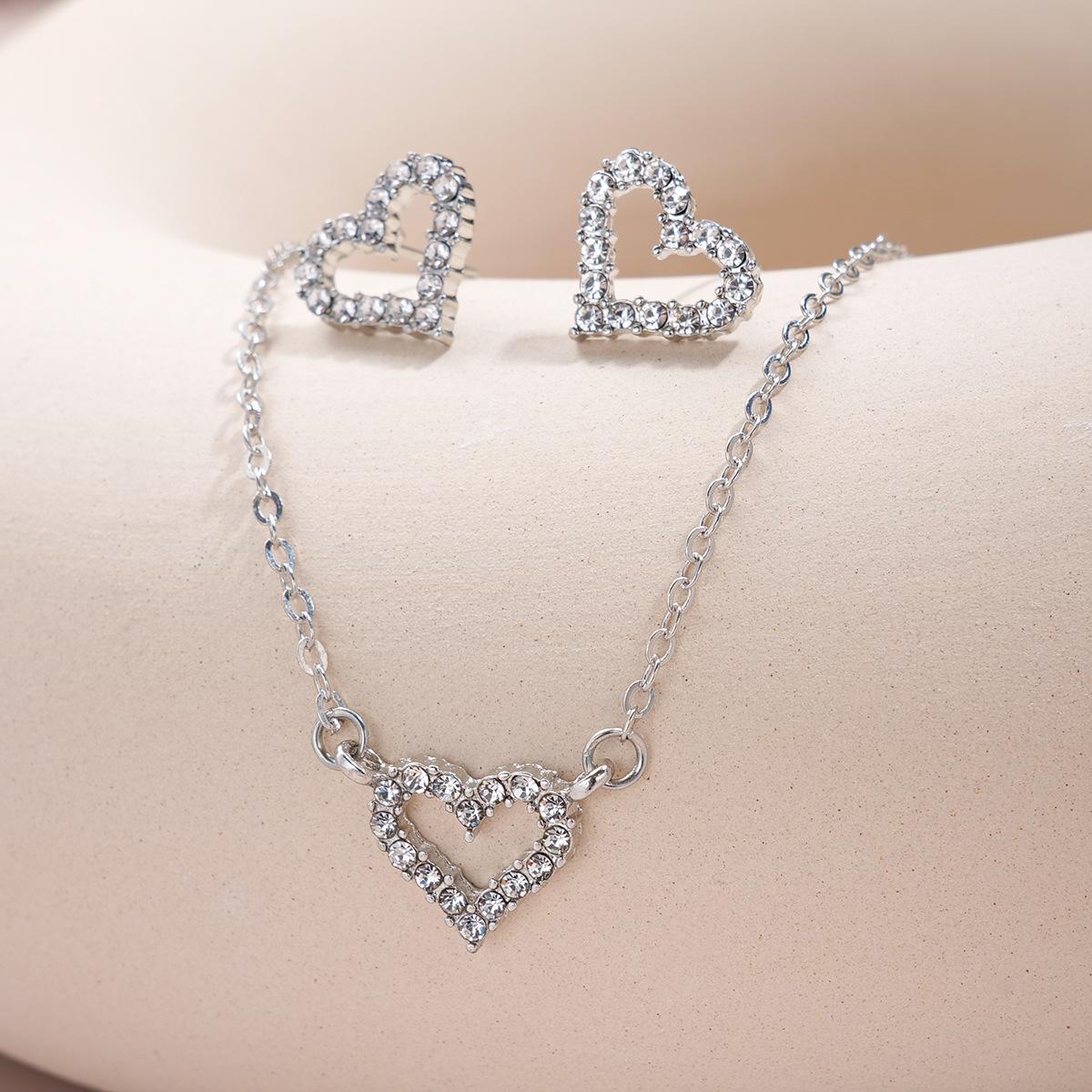 

3 Pcs Fashion Heart Pendant Jewelry Set For Women Gold Color Simple Crystal Love Stud Earring Necklace New Elegant Jewelry Gifts