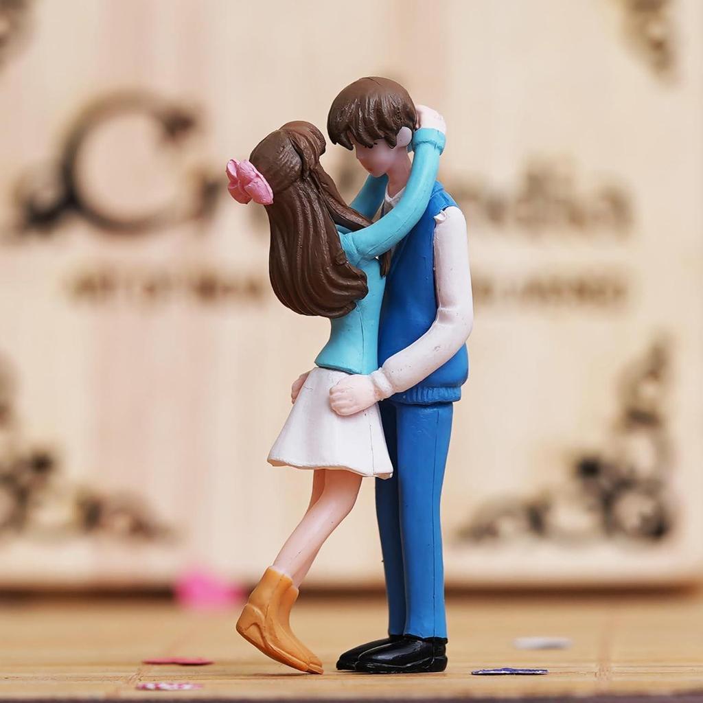 Valentine Gift for Girlfriend Boyfriend | Resin Romantic Hugging Couple Statue Decorative Showpiece