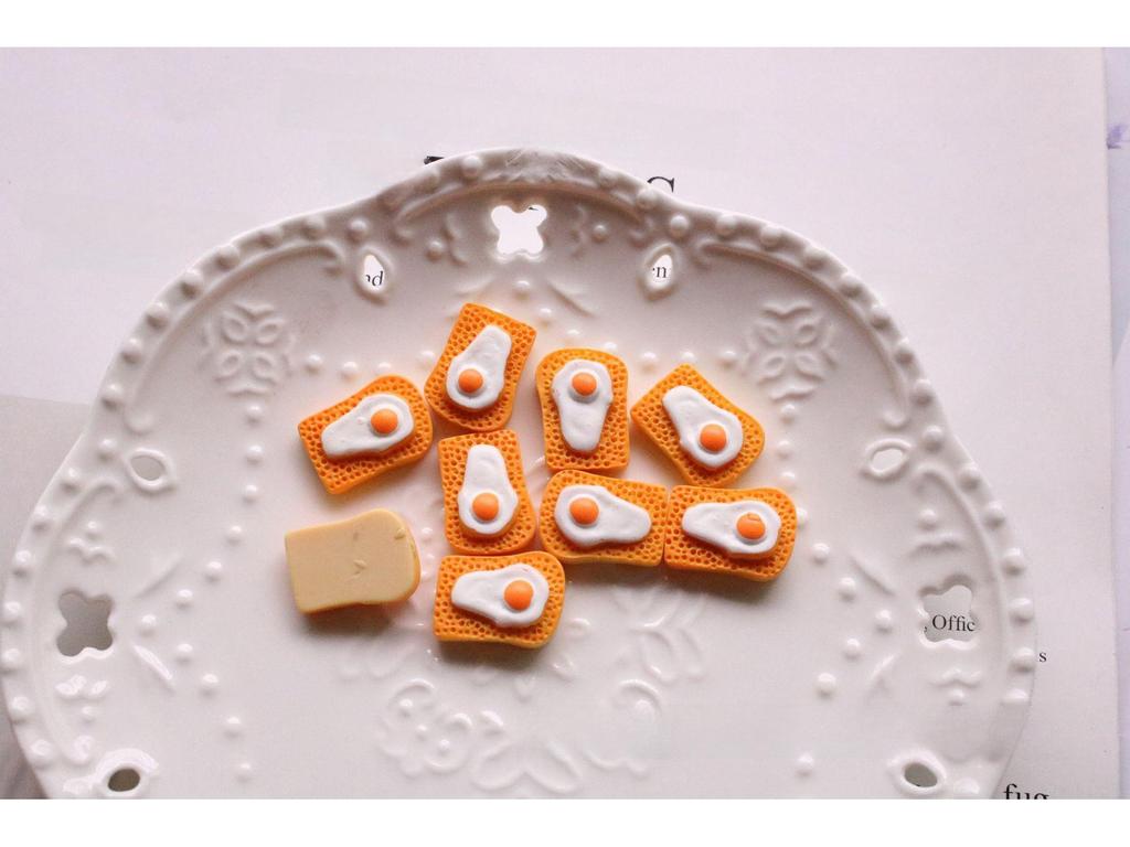 "Handmade Food-Themed Jewelry: Simulated Bread, Egg Tart, and Baguette Phone Accessories, DIY Resin Material"