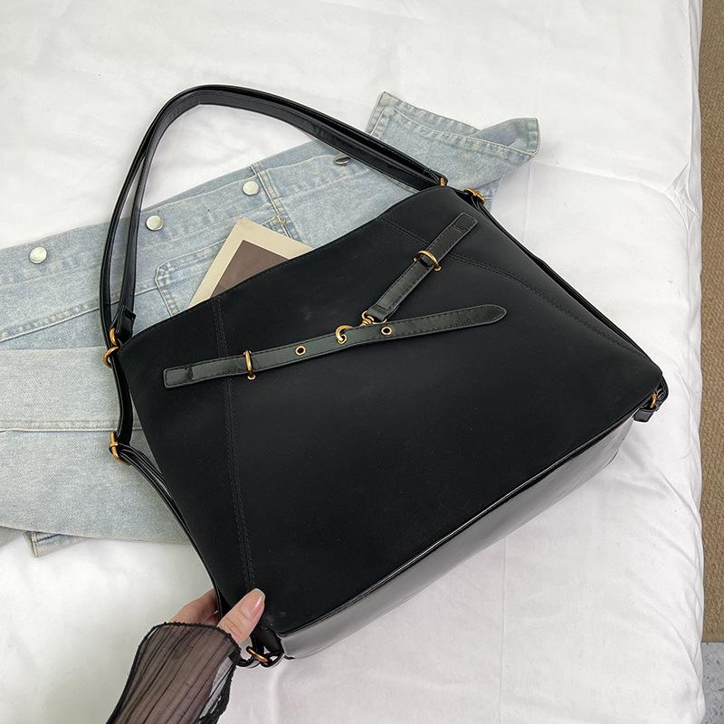 

Повседневная замшевая сумка большой вместимости женская 2025 осень новая трендовая сумка через плечо рюкзак сумка для поездок чёрный