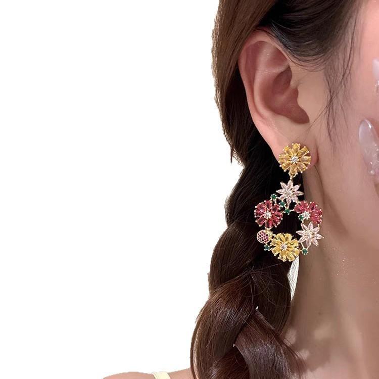 Dopamine Color Flower Stud Earrings Exaggerated Niche Design Women Street Shooting Earrings