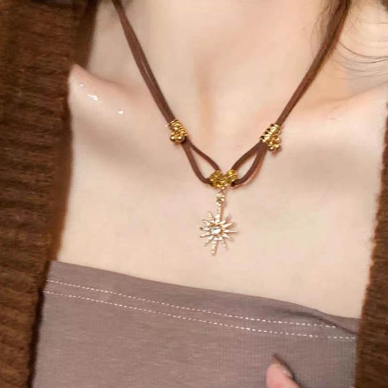 Stylish Sun and Moon Pendant Necklace Clavicle Chain Choker Necklaces Women's Charm Unique Jewelry Gift for Women