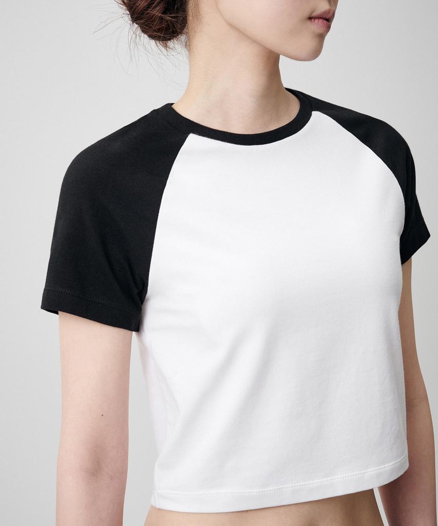 MUSINSA STANDARD WOMAN Women'S Slim Crop Raglan T-Shirt [White/Black]