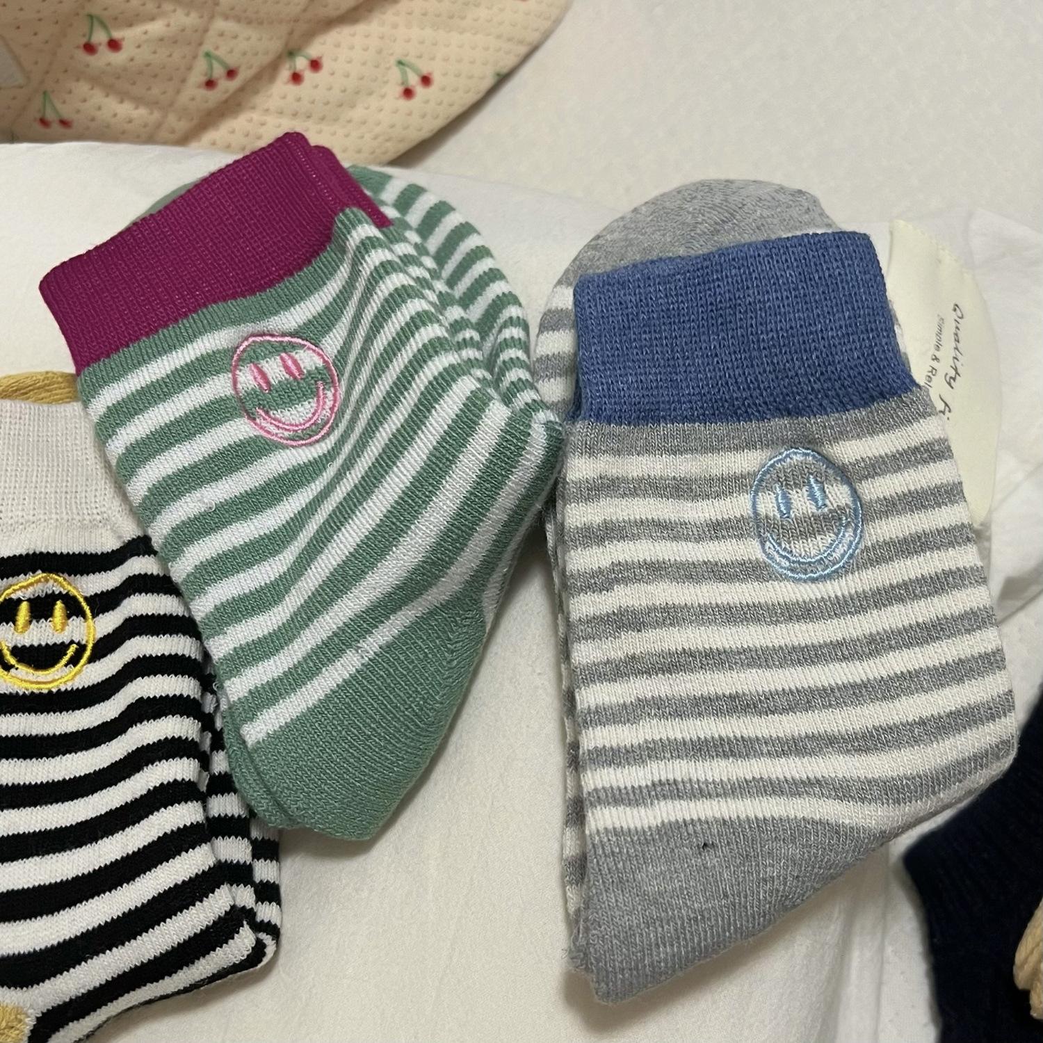 

Smiley Face Terry Socks Medium Tube Socks Trendy Cotton Season Piled Thickened Warm Cute Stockings зелений