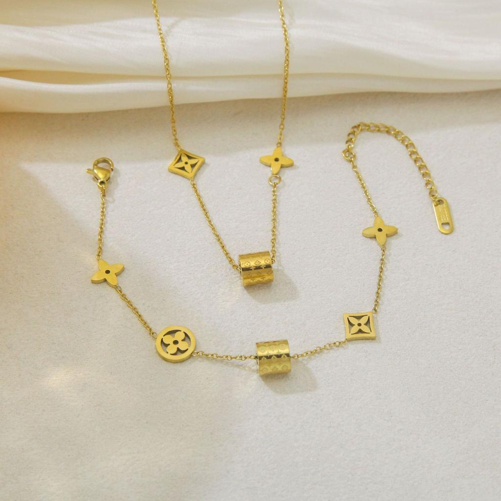 2PCS Titanium Steel Clover Bracelet Necklace Set Gift 18k Gold Fashion Elegant Temperament Simple and High End Handpiece