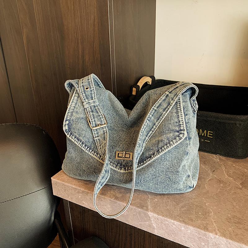 

Новая ретро джинсовая сумка нишевый дизайн большая вместимость сумка-тоут на плечо повседневная сумка-мессенджер светло-синий