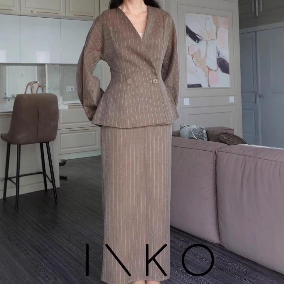 

Autumn 2025 Women s Striped Puff Sleeve Suit - Professional and Fashionable Commuting Set XXL