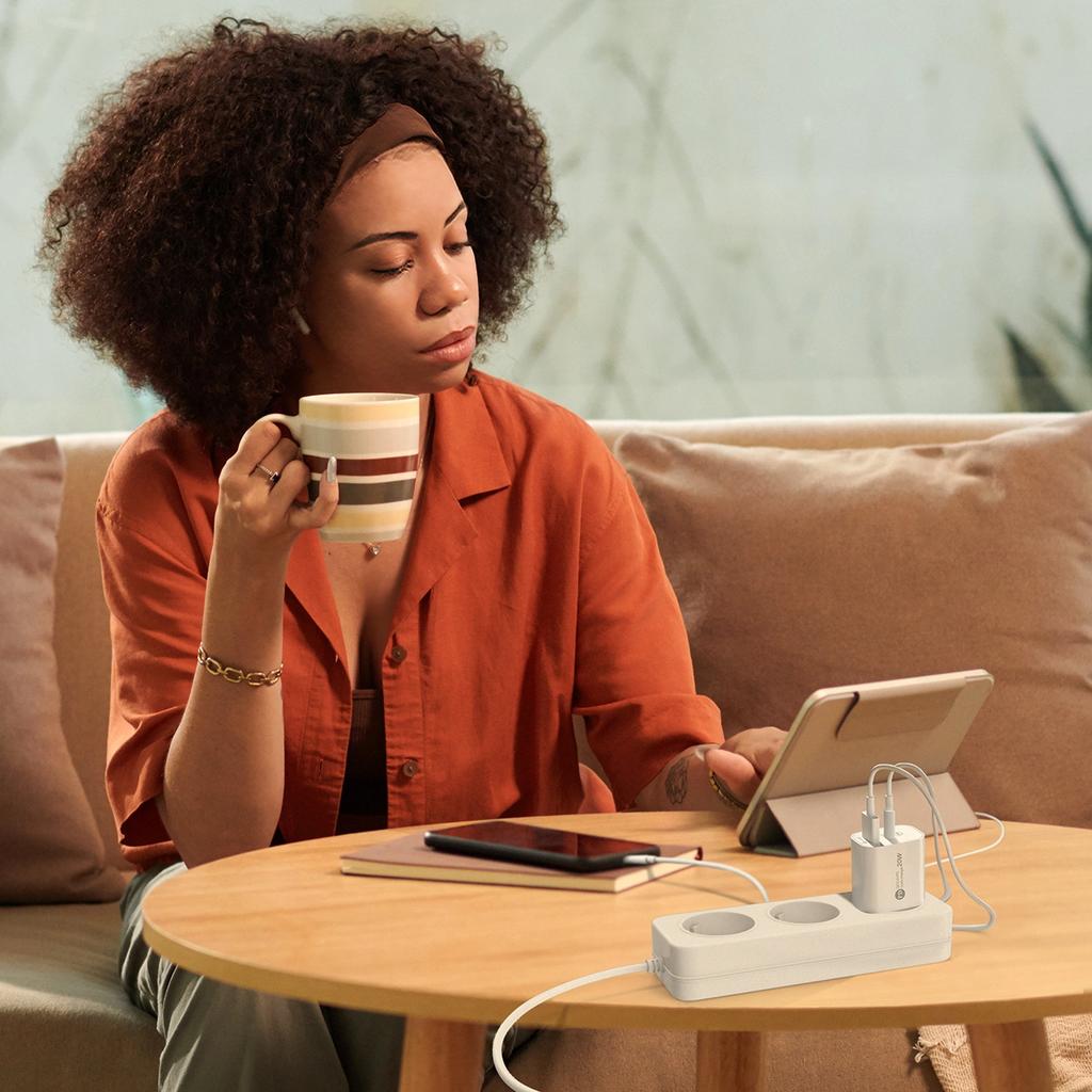 Ładowarka Sieciowa A6Maxc 20W Usb-A Usb-C Z Kablem Usb-C - Usb-C 1M - Biała