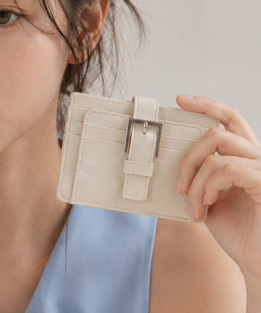 Matincox Buckle Card Wallet - Cream
