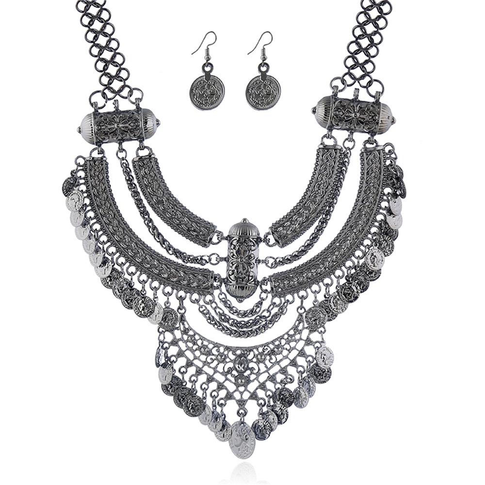 Coin Retro Style Crescent Tassel Thick Chain Short Collarbone Necklace