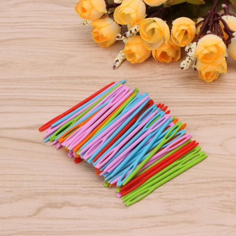 100 ks Dětské barevné plastové 7cm jehly Tapiserie Šití Vlněná příze DIY