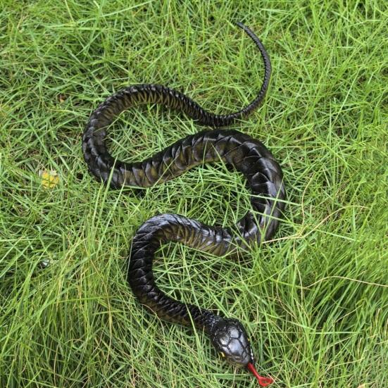 Yousheng Fake Snake Toy, Realistic Rubber Snake with Tongue Out, 17.7-39.4 Inch Lifelike Garden Decor, Bird Deterrent Stress Relief Prank Gift
