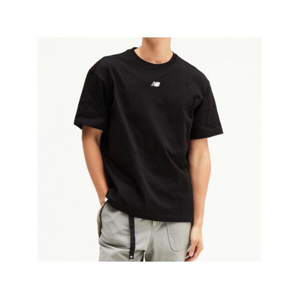 New Balance Essential Center Logo Overfit Tee Nbnee21033 19
