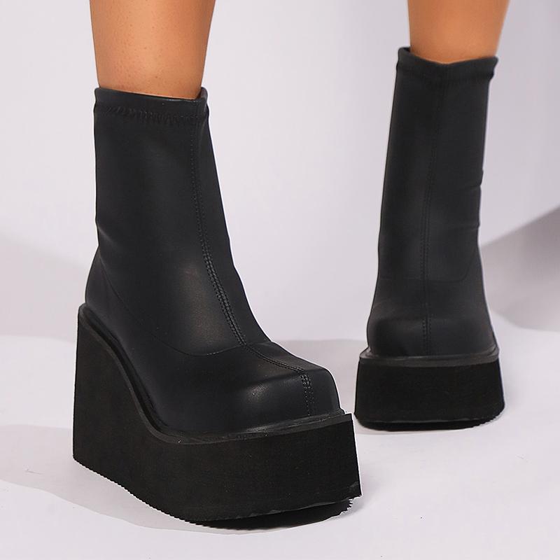 

Женские ботинки из искусственной кожи на массивной платформе, Autumu, зимние черные ботильоны на большой танкетке, новинка 2024, обувь в готическом стиле на толстой подошве