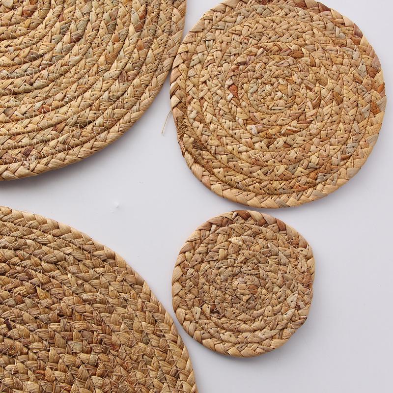 Handmade Japanese Water Hyacinth Round Insulated Coaster & Heat-Resistant Placemat Set.