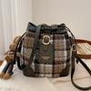 Damentasche Bucket Bag Nischen-Umhängetasche im ausländischen Stil Wollkarierte Bucket Bag Modische, vielseitige Umhängetasche