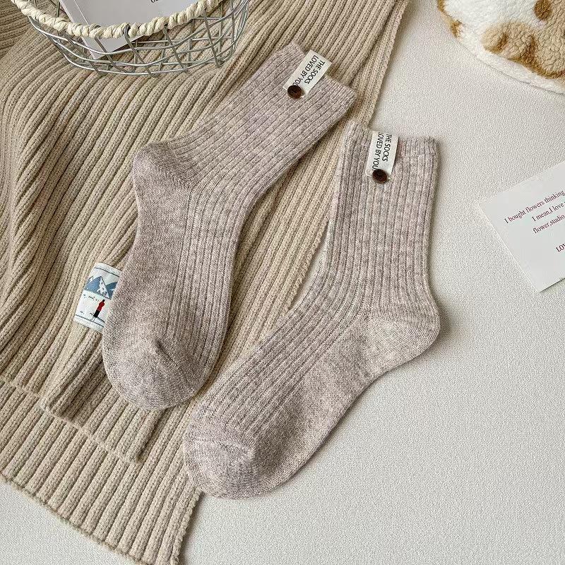 Autumn and Winter Fabric Label Button Wool Socks, Women's Mid-calf Socks, Solid Color Thickened Warm and Versatile Pile Socks
