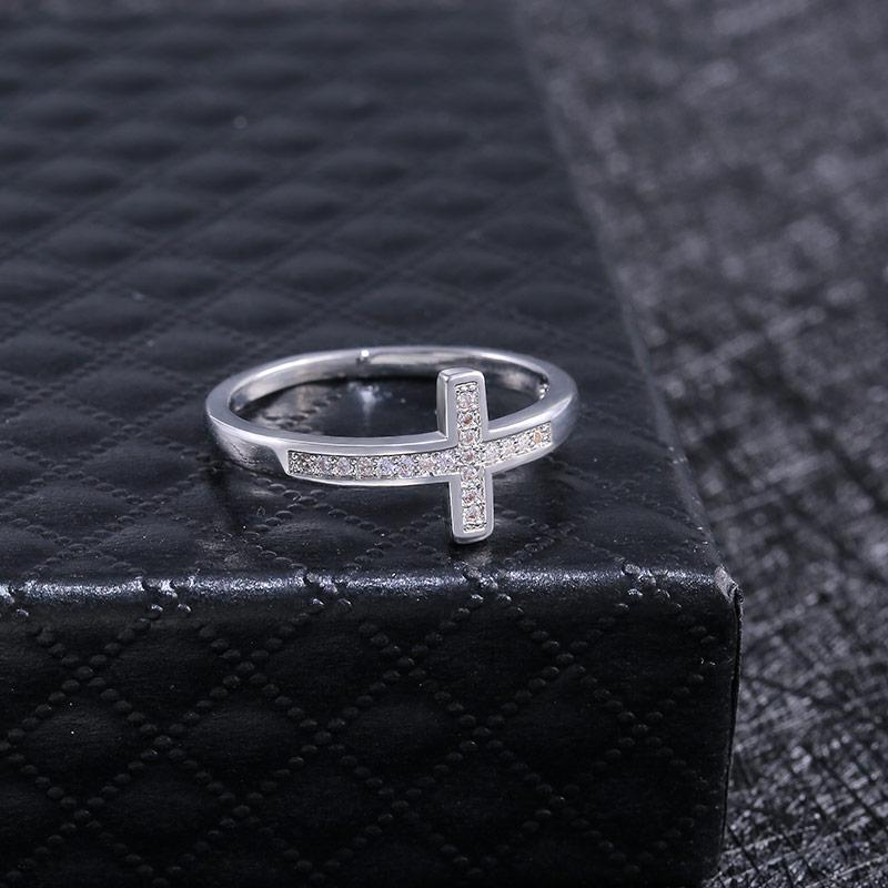 Huitan Simple Cross Women Finger Ring Inlaid Shine CZ Stone Daily Wear Fashion Rings Anniversary Girl Gift Versatile Jewelry Hot