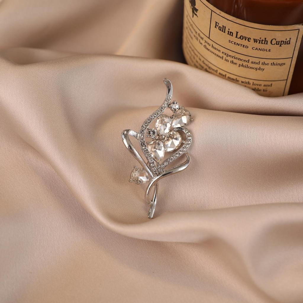 Elegant Pearl Brooch for Women's Suits - High-End Jewelry Pin