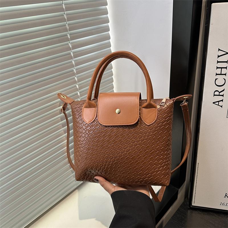 

New niche atmospheric high-quality texture portable shoulder messenger bag contrasting color splicing urban commuter tote bag коричневый