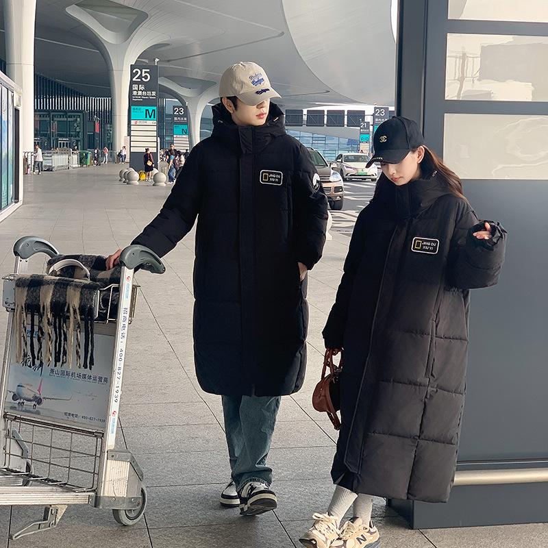 

Zhongxi пуховик из хлопка для женщин зимний утолщенный 2025 новый стиль корейский свободный с капюшоном студенческий для влюбленных длинное пальто ниже колена XXXL чёрный