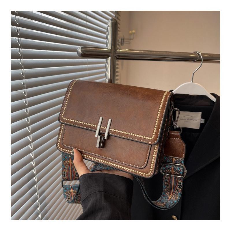 Popular Small Bags Women's Handbag Autumn and Winter Retro Single-shoulder Crossbody Bag Subtle Sophisticati Small Clutch Bag