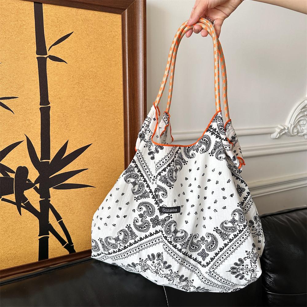 

Stylish Paisley Canvas Tote Bag Large Capacity Shoulder Handbag For Shopping And Casual Use