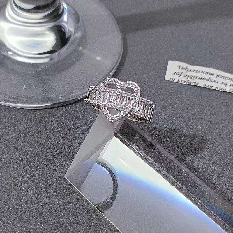 2023 Diamond Heart Ring: High-End Light Luxury Design for Women