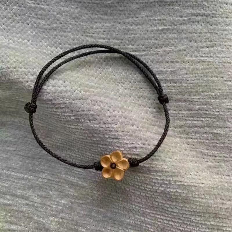 Distinctive Chinese Modern Amber Peace Knot Bracelet Handcrafted Women For