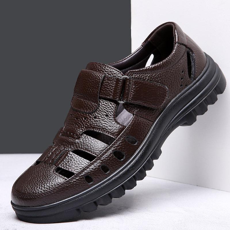 The old man's first layer of cowhide, summer new sandals, genuine leather dad shoes, middle-aged and elderly cool leather shoes, soft-soled hole shoes