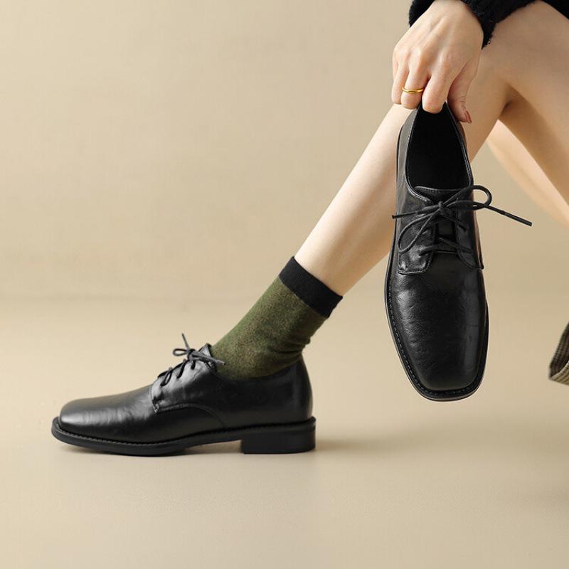 New Women's Fashion Single Shoes Square Head Thick Sole Non-slip Women's Shoes Lace-up Casual Black Four-season Patent Leather Small Leather Shoes