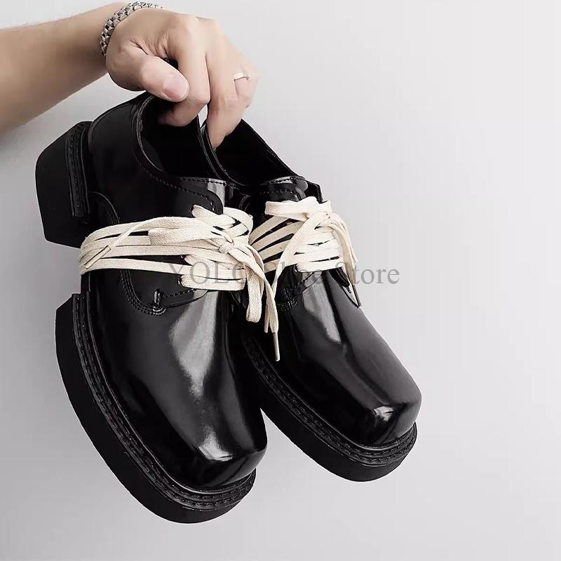 Sznurowane męskie buty typu derby w zestawie w stylu retro, eleganckim, kontrastowe kolory, wnękowy design, lakierowana skóra, kwadratowa główka, gruba podeszwa, proste nowe