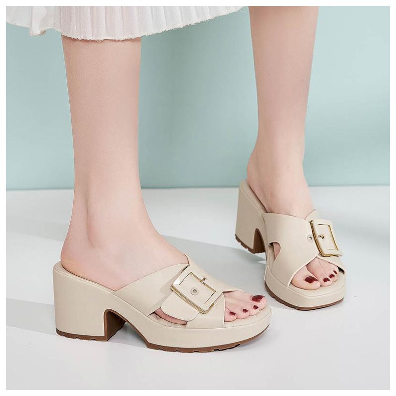 New 2025 Spring and Summer Platform Sandals Women's Casual Comfortable Large-size Metal Buckle Slippers . SKT