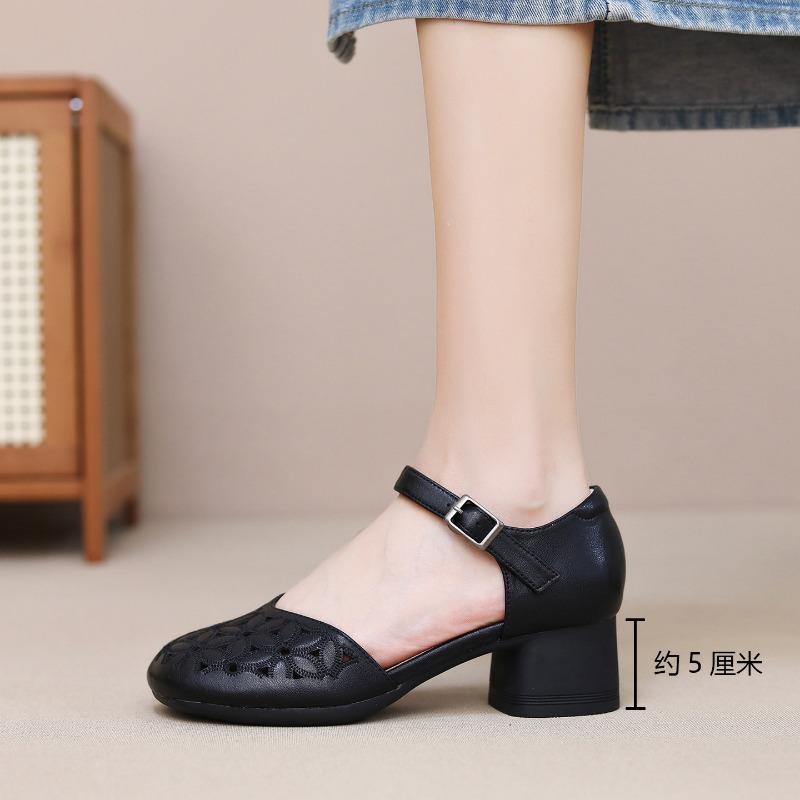 New summer light mouth sandals women's soft cowhide soft sole thick heel hollow design embroidered bag head middle heel sandals