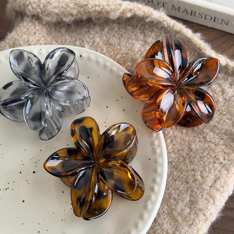 Gradient Flower Hair Claw Women Girls Sweet Acrylic Hair Claw Summer Vacation Hair Crab Clamp Hawaiian Headwear Styling Barrette