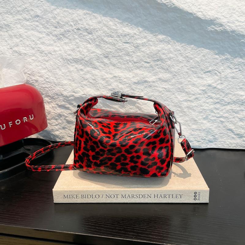 Premium leopard print large bag large capacity bag women's 2025 new foreign style shoulder bag spring and summer texture tote bag