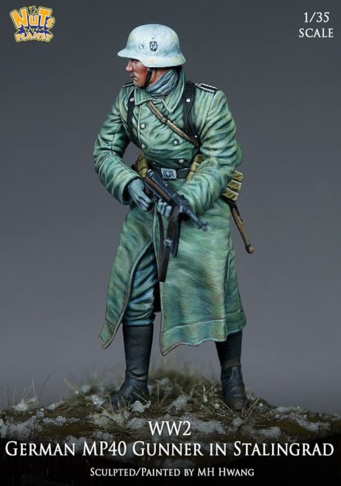 Nuts Planet 1/35 WWII German Wehrmacht Non-Commissioned Officer in Coat Holding MP40, Stalingrad Resin Kit NP-35007 Molded Color