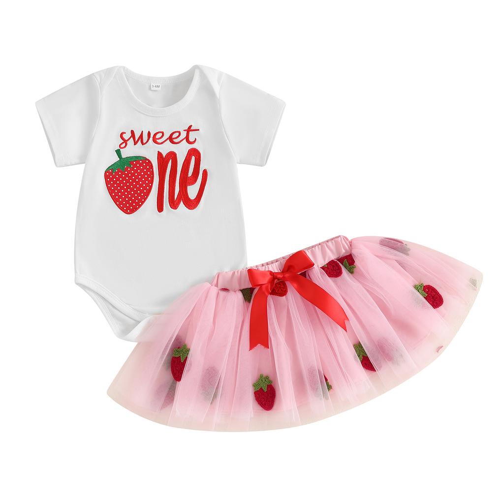 Baby Mädchen Erdbeere Erstgeburtstag Outfit Buchstabenstickerei Kurzarm Strampler Tüllrock mit Schleife 2-teiliges Set