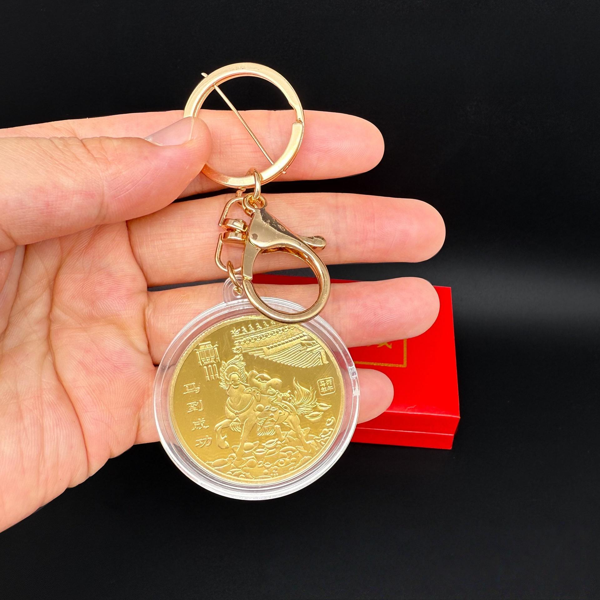 

Пам ятна монета Зодіакальний Кінь 2026 Рік Коня Ювілейна Медаль Декорація Підвіска на Сумку Металеві Вироби Новорічний Подарунок A3