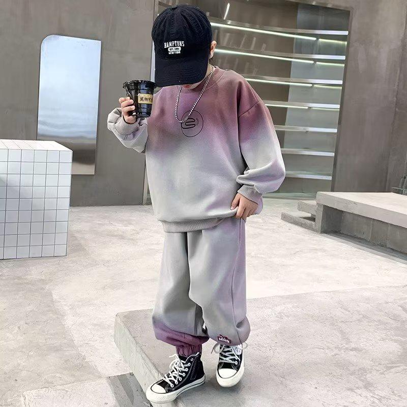 "Boys' Autumn & Winter Fashion Suits: Color Block Sweatshirts & Trendy Casual Outfits for Kids"