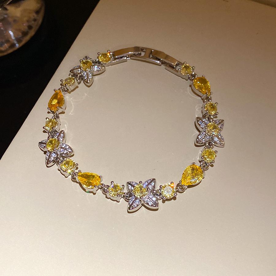 Blaues Diamant Funkelndes Blumenarmband: Eleganter, vielseitiger, hochwertiger Handschmuck