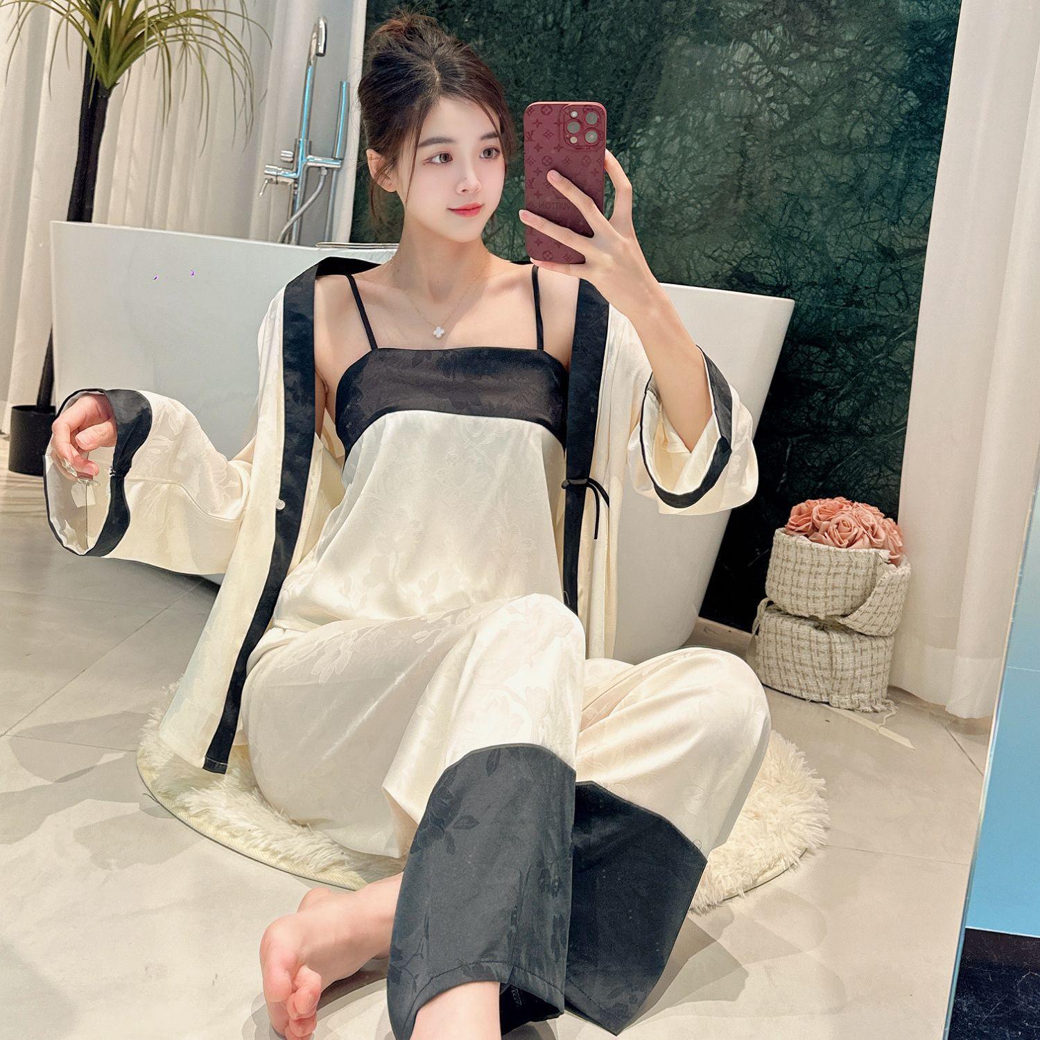 

Весенне-летняя жаккардовая пижама из трех частей из ледяного шелка с длинными рукавами для женщин с элементами старинной моды для дома XL бежевый