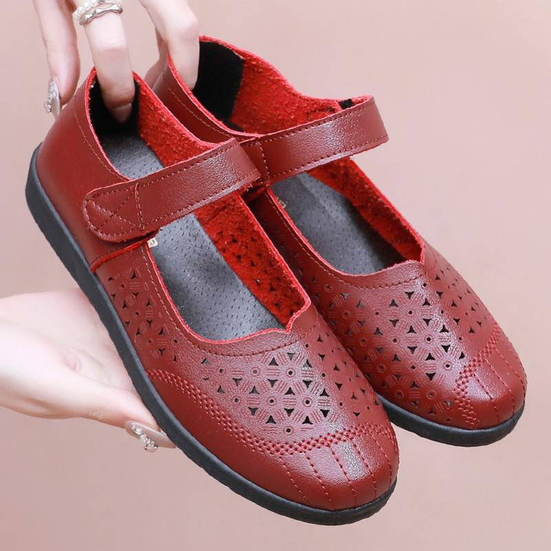 Sandálias de Mãe Femininas Vazadas Respiráveis com Furos Calçados Antiderrapantes Couro Macio Solado Macio Planas de Verão